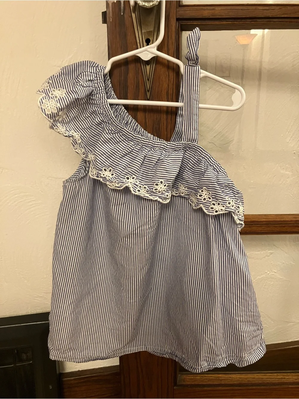 Girls Cat & Jack asymmetrical cotton top M 7/8